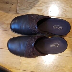 Clarks Leather Mules 7 Beautiful pattern